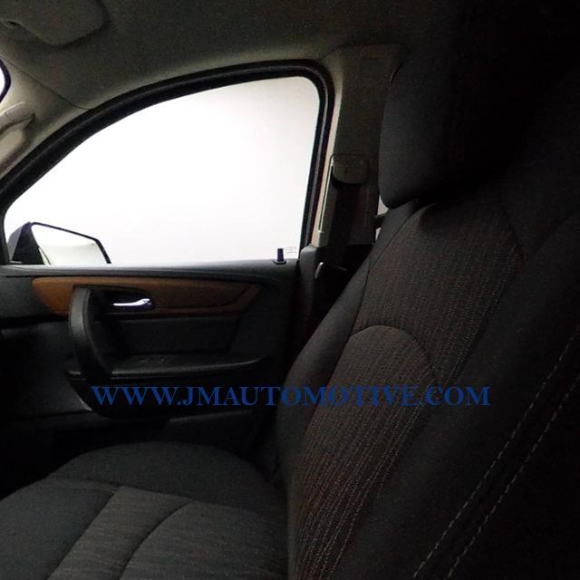 2017 Chevrolet Traverse AWD 4dr LT w/1LT, available for sale in Naugatuck, Connecticut | J&M Automotive Sls&Svc LLC. Naugatuck, Connecticut 2017 Chevrolet Traverse AWD 4dr LT w/1LT, available for sale in Naugatuck, Connecticut | J&M Automotive Sls&Svc LLC. Naugatuck, Connecticut