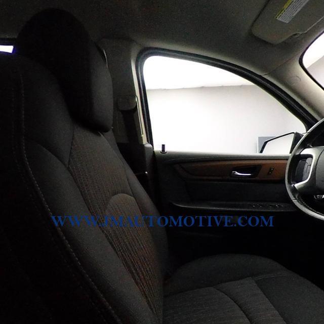 2017 Chevrolet Traverse AWD 4dr LT w/1LT, available for sale in Naugatuck, Connecticut | J&M Automotive Sls&Svc LLC. Naugatuck, Connecticut 2017 Chevrolet Traverse AWD 4dr LT w/1LT, available for sale in Naugatuck, Connecticut | J&M Automotive Sls&Svc LLC. Naugatuck, Connecticut