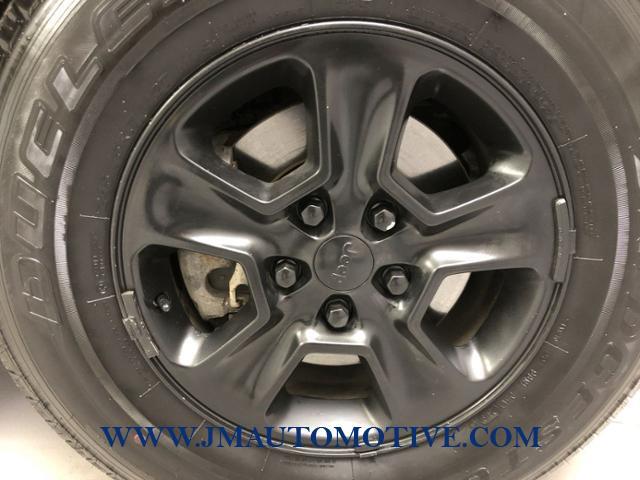 2016 Jeep Grand Cherokee 4WD 4dr Laredo, available for sale in Naugatuck, Connecticut | J&M Automotive Sls&Svc LLC. Naugatuck, Connecticut 2016 Jeep Grand Cherokee 4WD 4dr Laredo, available for sale in Naugatuck, Connecticut | J&M Automotive Sls&Svc LLC. Naugatuck, Connecticut