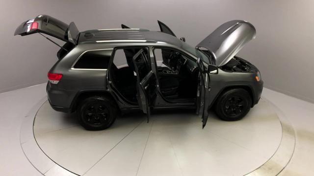 2016 Jeep Grand Cherokee 4WD 4dr Laredo, available for sale in Naugatuck, Connecticut | J&M Automotive Sls&Svc LLC. Naugatuck, Connecticut 2016 Jeep Grand Cherokee 4WD 4dr Laredo, available for sale in Naugatuck, Connecticut | J&M Automotive Sls&Svc LLC. Naugatuck, Connecticut