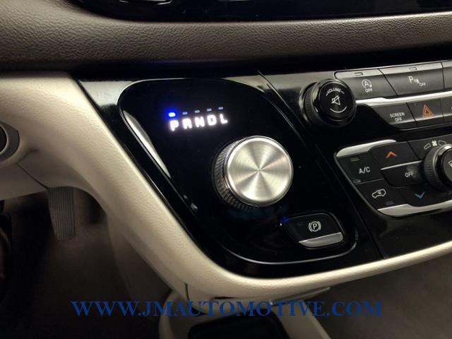 Used Chrysler Pacifica Touring-L FWD 2017 | J&M Automotive Sls&Svc LLC. Naugatuck, Connecticut Used Chrysler Pacifica Touring-L FWD 2017 | J&M Automotive Sls&Svc LLC. Naugatuck, Connecticut