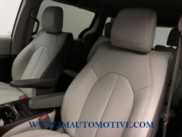 Used Chrysler Pacifica Touring-L FWD 2017 | J&M Automotive Sls&Svc LLC. Naugatuck, Connecticut Used Chrysler Pacifica Touring-L FWD 2017 | J&M Automotive Sls&Svc LLC. Naugatuck, Connecticut