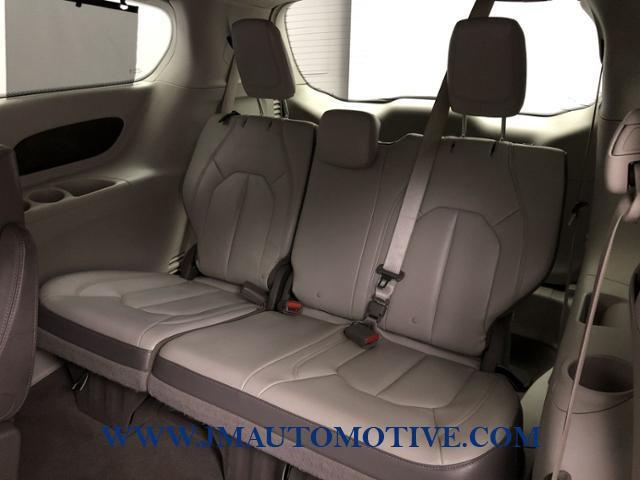 Used Chrysler Pacifica Touring-L FWD 2017 | J&M Automotive Sls&Svc LLC. Naugatuck, Connecticut Used Chrysler Pacifica Touring-L FWD 2017 | J&M Automotive Sls&Svc LLC. Naugatuck, Connecticut