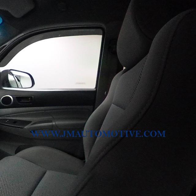 2014 Toyota Tacoma 4WD Double Cab V6 AT, available for sale in Naugatuck, Connecticut | J&M Automotive Sls&Svc LLC. Naugatuck, Connecticut 2014 Toyota Tacoma 4WD Double Cab V6 AT, available for sale in Naugatuck, Connecticut | J&M Automotive Sls&Svc LLC. Naugatuck, Connecticut