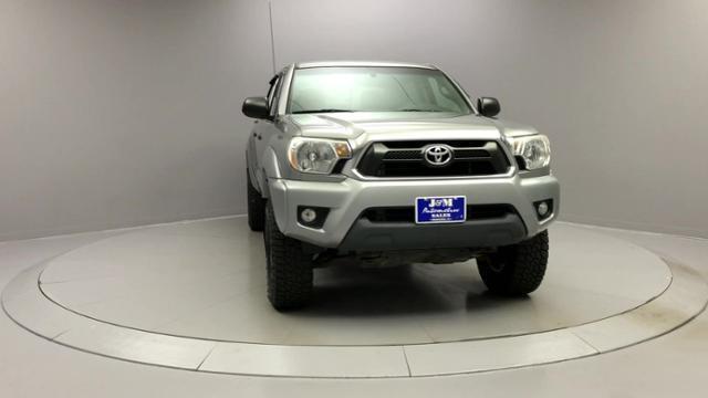 2014 Toyota Tacoma 4WD Double Cab V6 AT, available for sale in Naugatuck, Connecticut | J&M Automotive Sls&Svc LLC. Naugatuck, Connecticut 2014 Toyota Tacoma 4WD Double Cab V6 AT, available for sale in Naugatuck, Connecticut | J&M Automotive Sls&Svc LLC. Naugatuck, Connecticut