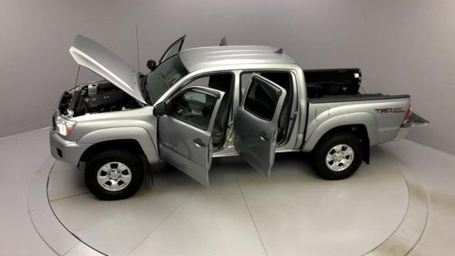 2014 Toyota Tacoma 4WD Double Cab V6 AT, available for sale in Naugatuck, Connecticut | J&M Automotive Sls&Svc LLC. Naugatuck, Connecticut 2014 Toyota Tacoma 4WD Double Cab V6 AT, available for sale in Naugatuck, Connecticut | J&M Automotive Sls&Svc LLC. Naugatuck, Connecticut