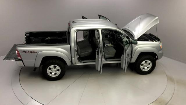 2014 Toyota Tacoma 4WD Double Cab V6 AT, available for sale in Naugatuck, Connecticut | J&M Automotive Sls&Svc LLC. Naugatuck, Connecticut 2014 Toyota Tacoma 4WD Double Cab V6 AT, available for sale in Naugatuck, Connecticut | J&M Automotive Sls&Svc LLC. Naugatuck, Connecticut