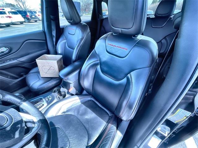 2014 Jeep Cherokee Trailhawk, available for sale in Stratford, Connecticut | Wiz Leasing Inc. Stratford, Connecticut 2014 Jeep Cherokee Trailhawk, available for sale in Stratford, Connecticut | Wiz Leasing Inc. Stratford, Connecticut