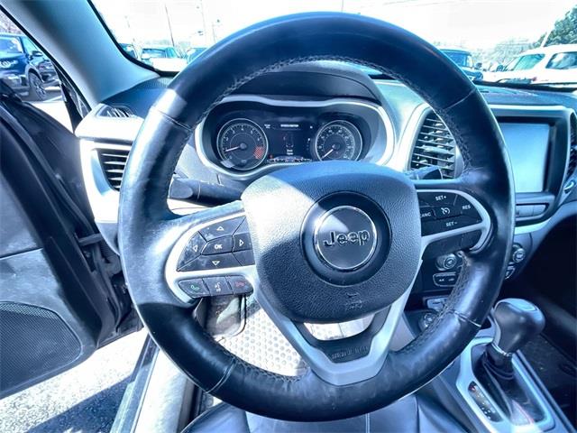 2014 Jeep Cherokee Trailhawk, available for sale in Stratford, Connecticut | Wiz Leasing Inc. Stratford, Connecticut 2014 Jeep Cherokee Trailhawk, available for sale in Stratford, Connecticut | Wiz Leasing Inc. Stratford, Connecticut