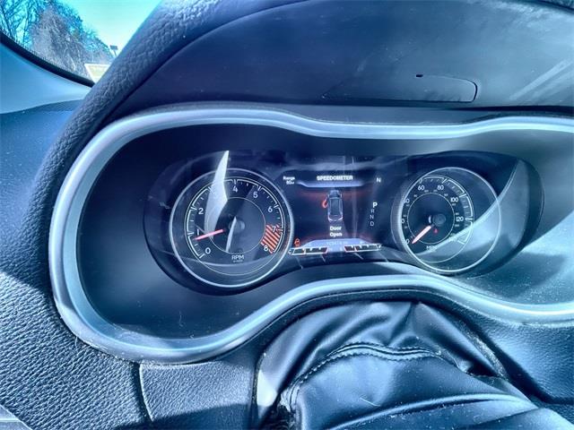 2014 Jeep Cherokee Trailhawk, available for sale in Stratford, Connecticut | Wiz Leasing Inc. Stratford, Connecticut 2014 Jeep Cherokee Trailhawk, available for sale in Stratford, Connecticut | Wiz Leasing Inc. Stratford, Connecticut