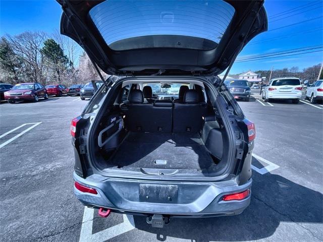 2014 Jeep Cherokee Trailhawk, available for sale in Stratford, Connecticut | Wiz Leasing Inc. Stratford, Connecticut 2014 Jeep Cherokee Trailhawk, available for sale in Stratford, Connecticut | Wiz Leasing Inc. Stratford, Connecticut