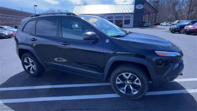 2014 Jeep Cherokee Trailhawk, available for sale in Stratford, Connecticut | Wiz Leasing Inc. Stratford, Connecticut 2014 Jeep Cherokee Trailhawk, available for sale in Stratford, Connecticut | Wiz Leasing Inc. Stratford, Connecticut