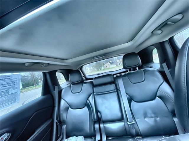 Used Jeep Cherokee Limited 2015 | Wiz Leasing Inc. Stratford, Connecticut Used Jeep Cherokee Limited 2015 | Wiz Leasing Inc. Stratford, Connecticut