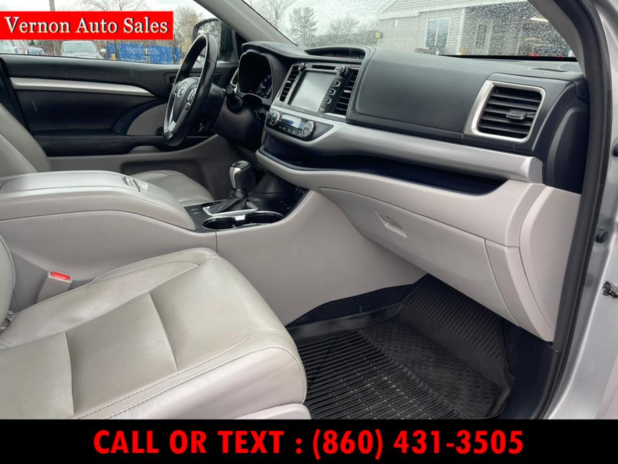 2017 Toyota Highlander XLE V6 AWD (Natl), available for sale in Manchester, Connecticut | Vernon Auto Sale & Service. Manchester, Connecticut 2017 Toyota Highlander XLE V6 AWD (Natl), available for sale in Manchester, Connecticut | Vernon Auto Sale & Service. Manchester, Connecticut