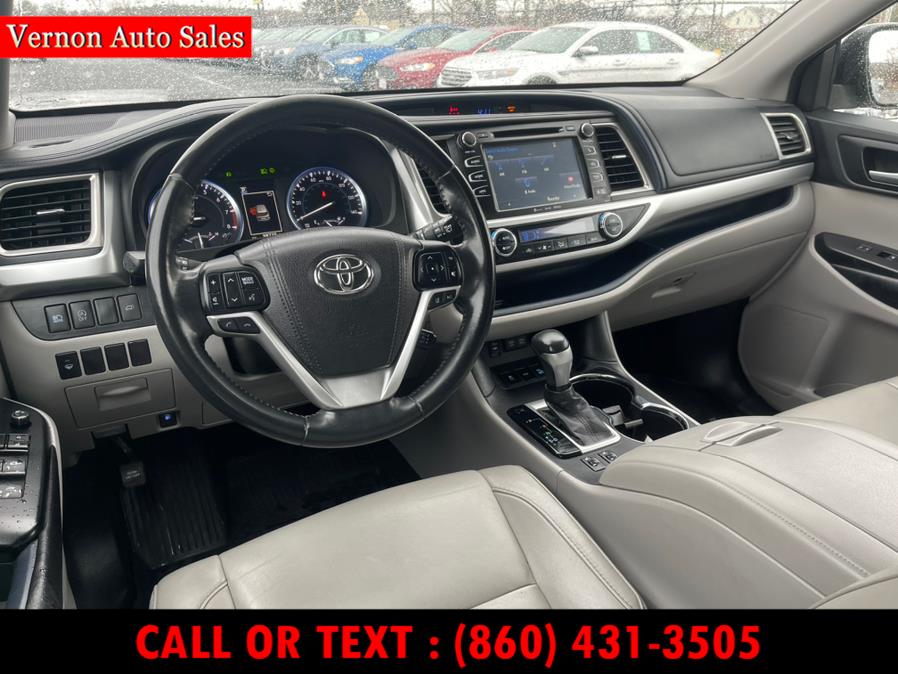 2017 Toyota Highlander XLE V6 AWD (Natl), available for sale in Manchester, Connecticut | Vernon Auto Sale & Service. Manchester, Connecticut 2017 Toyota Highlander XLE V6 AWD (Natl), available for sale in Manchester, Connecticut | Vernon Auto Sale & Service. Manchester, Connecticut