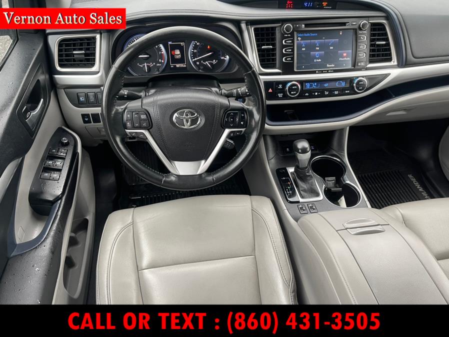 2017 Toyota Highlander XLE V6 AWD (Natl), available for sale in Manchester, Connecticut | Vernon Auto Sale & Service. Manchester, Connecticut 2017 Toyota Highlander XLE V6 AWD (Natl), available for sale in Manchester, Connecticut | Vernon Auto Sale & Service. Manchester, Connecticut