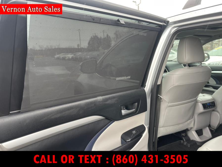 2017 Toyota Highlander XLE V6 AWD (Natl), available for sale in Manchester, Connecticut | Vernon Auto Sale & Service. Manchester, Connecticut 2017 Toyota Highlander XLE V6 AWD (Natl), available for sale in Manchester, Connecticut | Vernon Auto Sale & Service. Manchester, Connecticut