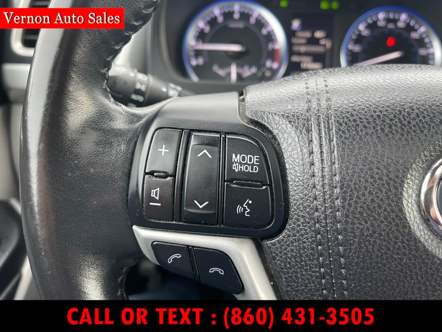 2017 Toyota Highlander XLE V6 AWD (Natl), available for sale in Manchester, Connecticut | Vernon Auto Sale & Service. Manchester, Connecticut 2017 Toyota Highlander XLE V6 AWD (Natl), available for sale in Manchester, Connecticut | Vernon Auto Sale & Service. Manchester, Connecticut