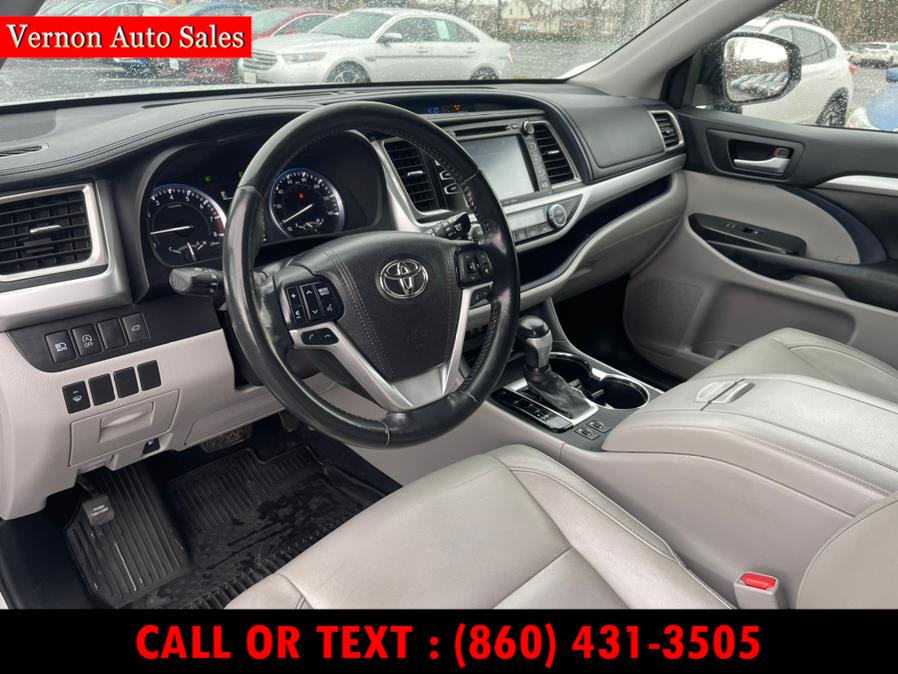 2017 Toyota Highlander XLE V6 AWD (Natl), available for sale in Manchester, Connecticut | Vernon Auto Sale & Service. Manchester, Connecticut 2017 Toyota Highlander XLE V6 AWD (Natl), available for sale in Manchester, Connecticut | Vernon Auto Sale & Service. Manchester, Connecticut