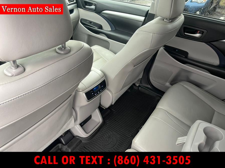 2017 Toyota Highlander XLE V6 AWD (Natl), available for sale in Manchester, Connecticut | Vernon Auto Sale & Service. Manchester, Connecticut 2017 Toyota Highlander XLE V6 AWD (Natl), available for sale in Manchester, Connecticut | Vernon Auto Sale & Service. Manchester, Connecticut