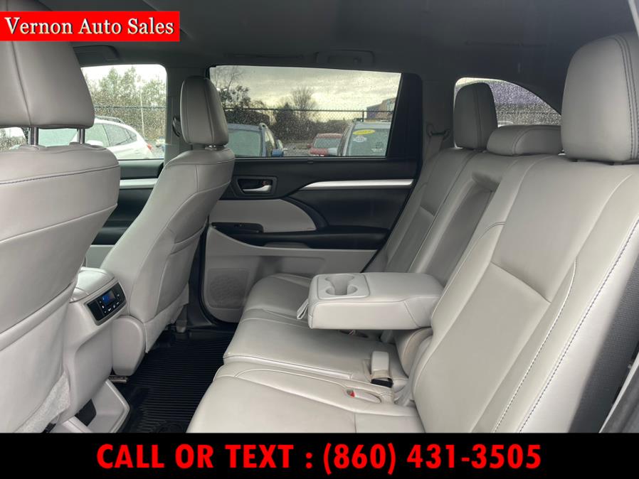 2017 Toyota Highlander XLE V6 AWD (Natl), available for sale in Manchester, Connecticut | Vernon Auto Sale & Service. Manchester, Connecticut 2017 Toyota Highlander XLE V6 AWD (Natl), available for sale in Manchester, Connecticut | Vernon Auto Sale & Service. Manchester, Connecticut