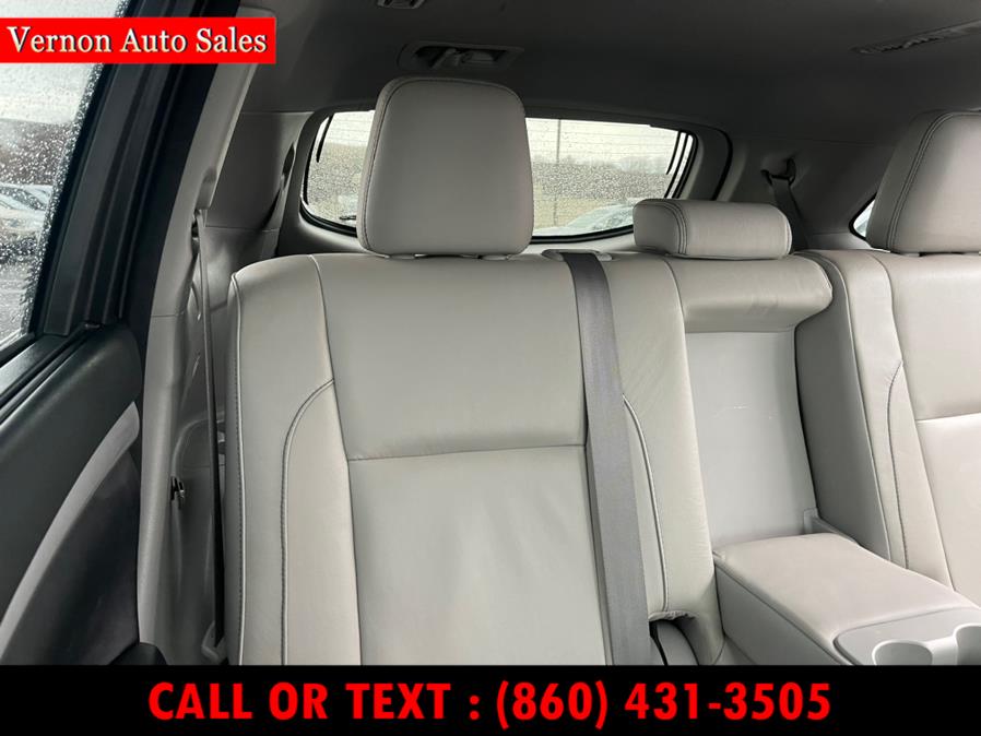 2017 Toyota Highlander XLE V6 AWD (Natl), available for sale in Manchester, Connecticut | Vernon Auto Sale & Service. Manchester, Connecticut 2017 Toyota Highlander XLE V6 AWD (Natl), available for sale in Manchester, Connecticut | Vernon Auto Sale & Service. Manchester, Connecticut