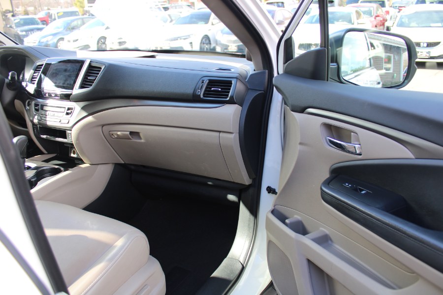 2016 Honda Pilot AWD 4dr EX-L, available for sale in Plantsville, Connecticut | Auto House of Luxury. Plantsville, Connecticut 2016 Honda Pilot AWD 4dr EX-L, available for sale in Plantsville, Connecticut | Auto House of Luxury. Plantsville, Connecticut