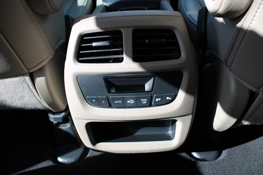 2016 Honda Pilot AWD 4dr EX-L, available for sale in Plantsville, Connecticut | Auto House of Luxury. Plantsville, Connecticut 2016 Honda Pilot AWD 4dr EX-L, available for sale in Plantsville, Connecticut | Auto House of Luxury. Plantsville, Connecticut