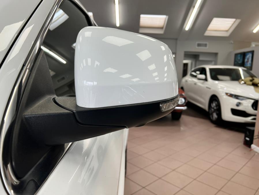 Used Jeep Grand Cherokee 4WD 4dr Summit 2016 | Power Motors East. Massapequa Park, New York Used Jeep Grand Cherokee 4WD 4dr Summit 2016 | Power Motors East. Massapequa Park, New York