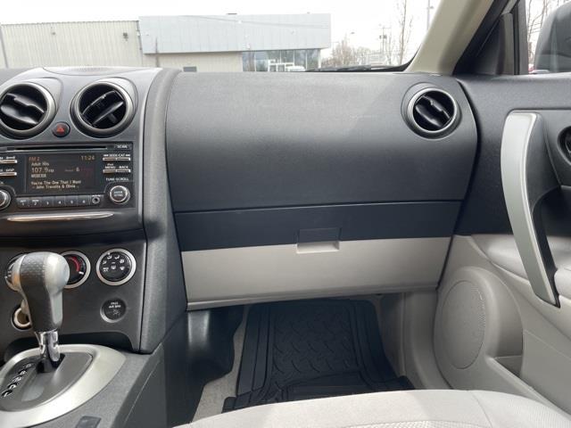 Used Nissan Rogue Select S 2015 | Sullivan Automotive Group. Avon, Connecticut
