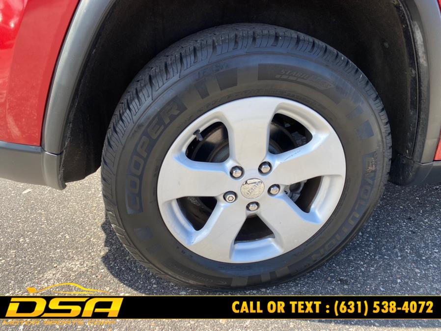 2011 Jeep Grand Cherokee 4WD 4dr Laredo, available for sale in Commack, New York | DSA Motor Sports Corp. Commack, New York 2011 Jeep Grand Cherokee 4WD 4dr Laredo, available for sale in Commack, New York | DSA Motor Sports Corp. Commack, New York