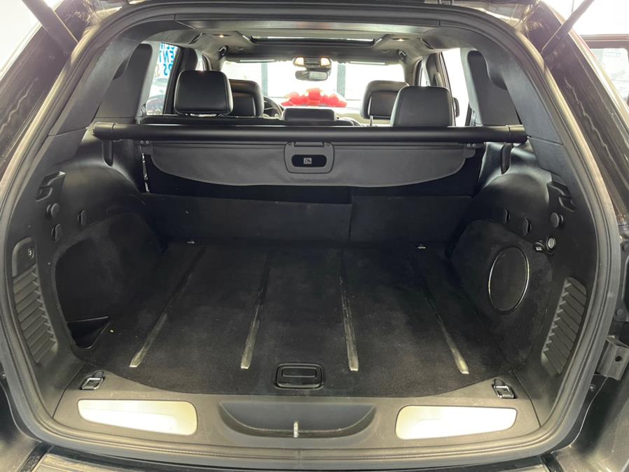 Used Jeep Grand Cherokee 4WD 4dr SRT 2017 | 5 Towns Drive. Inwood, New York Used Jeep Grand Cherokee 4WD 4dr SRT 2017 | 5 Towns Drive. Inwood, New York