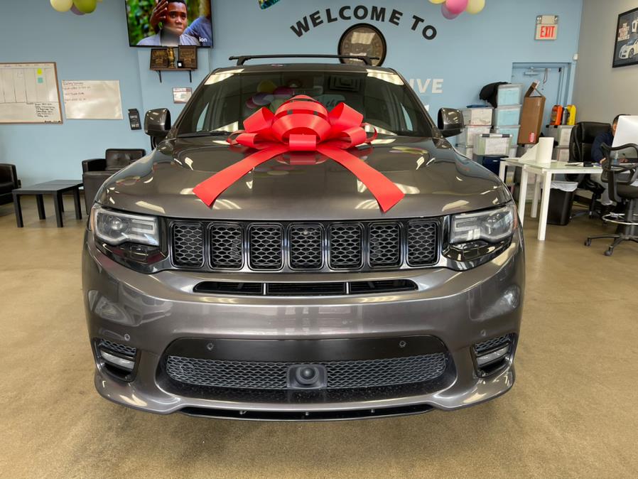 Used Jeep Grand Cherokee 4WD 4dr SRT 2017 | 5 Towns Drive. Inwood, New York Used Jeep Grand Cherokee 4WD 4dr SRT 2017 | 5 Towns Drive. Inwood, New York