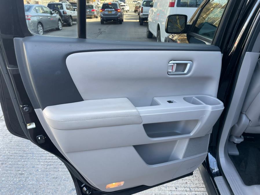 2011 Honda Pilot 4WD 4dr EX-L w/Navi, available for sale in Jamaica, New York | Sylhet Motors Inc.. Jamaica, New York 2011 Honda Pilot 4WD 4dr EX-L w/Navi, available for sale in Jamaica, New York | Sylhet Motors Inc.. Jamaica, New York