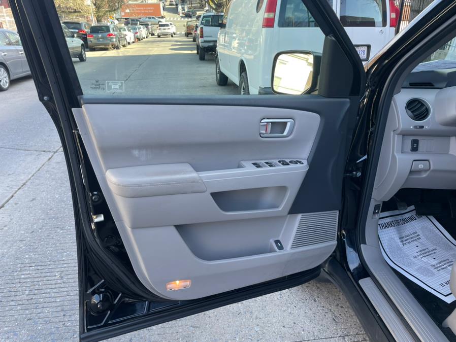 2011 Honda Pilot 4WD 4dr EX-L w/Navi, available for sale in Jamaica, New York | Sylhet Motors Inc.. Jamaica, New York 2011 Honda Pilot 4WD 4dr EX-L w/Navi, available for sale in Jamaica, New York | Sylhet Motors Inc.. Jamaica, New York
