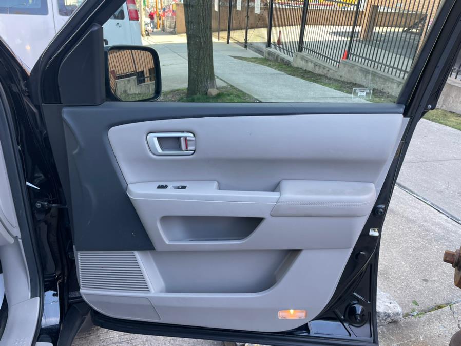 2011 Honda Pilot 4WD 4dr EX-L w/Navi, available for sale in Jamaica, New York | Sylhet Motors Inc.. Jamaica, New York 2011 Honda Pilot 4WD 4dr EX-L w/Navi, available for sale in Jamaica, New York | Sylhet Motors Inc.. Jamaica, New York
