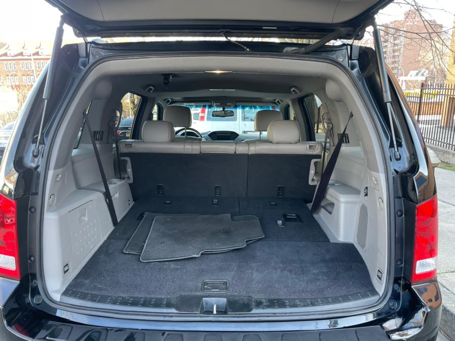 2011 Honda Pilot 4WD 4dr EX-L w/Navi, available for sale in Jamaica, New York | Sylhet Motors Inc.. Jamaica, New York 2011 Honda Pilot 4WD 4dr EX-L w/Navi, available for sale in Jamaica, New York | Sylhet Motors Inc.. Jamaica, New York