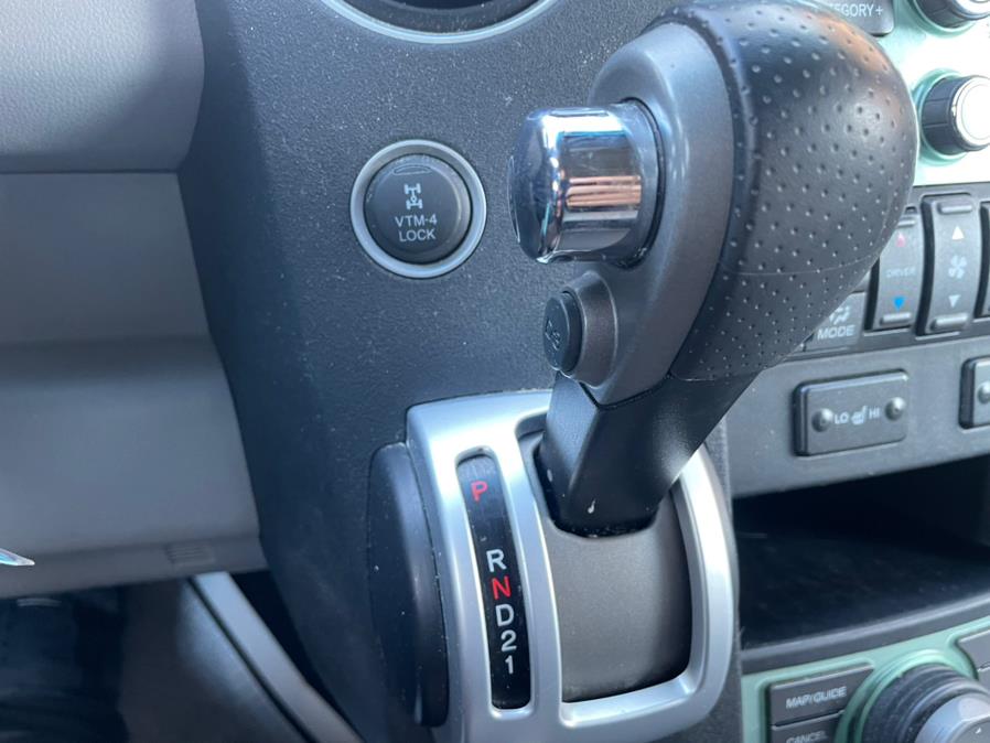 2011 Honda Pilot 4WD 4dr EX-L w/Navi, available for sale in Jamaica, New York | Sylhet Motors Inc.. Jamaica, New York 2011 Honda Pilot 4WD 4dr EX-L w/Navi, available for sale in Jamaica, New York | Sylhet Motors Inc.. Jamaica, New York