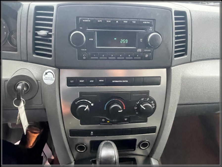 2006 Jeep Grand Cherokee 4dr Laredo 4WD, available for sale in Huntington Station, New York | My Auto Inc.. Huntington Station, New York 2006 Jeep Grand Cherokee 4dr Laredo 4WD, available for sale in Huntington Station, New York | My Auto Inc.. Huntington Station, New York