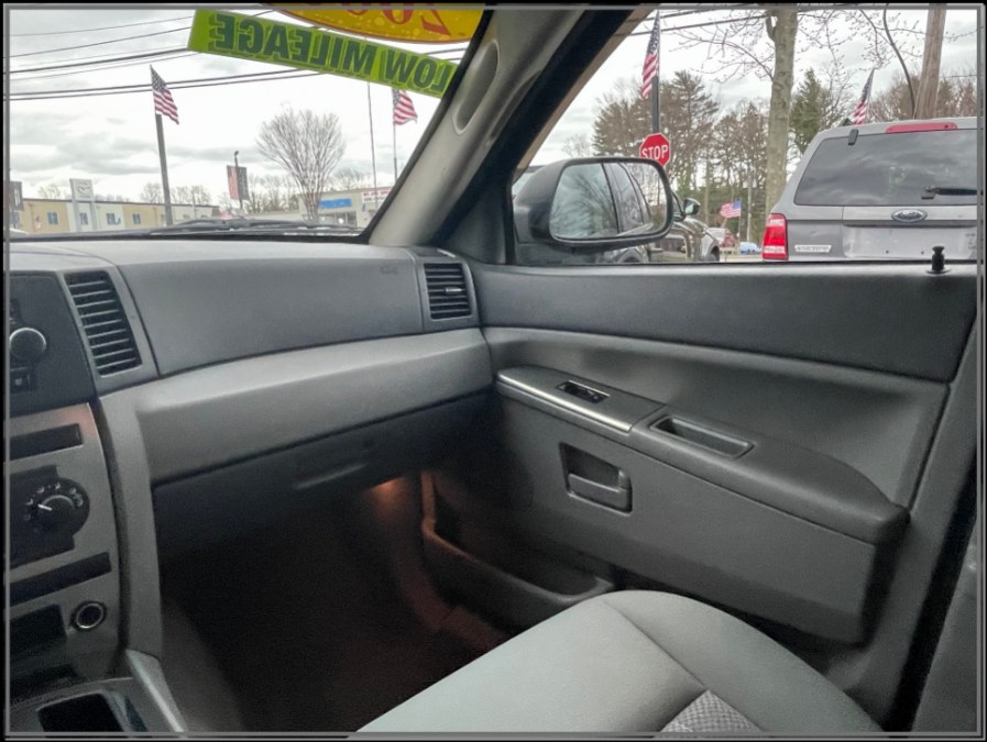 2006 Jeep Grand Cherokee 4dr Laredo 4WD, available for sale in Huntington Station, New York | My Auto Inc.. Huntington Station, New York 2006 Jeep Grand Cherokee 4dr Laredo 4WD, available for sale in Huntington Station, New York | My Auto Inc.. Huntington Station, New York