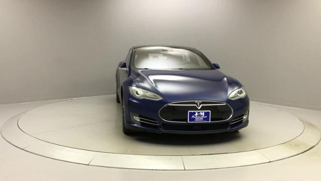 2015 Tesla Model s 4dr Sdn AWD 70D, available for sale in Naugatuck, Connecticut | J&M Automotive Sls&Svc LLC. Naugatuck, Connecticut 2015 Tesla Model s 4dr Sdn AWD 70D, available for sale in Naugatuck, Connecticut | J&M Automotive Sls&Svc LLC. Naugatuck, Connecticut