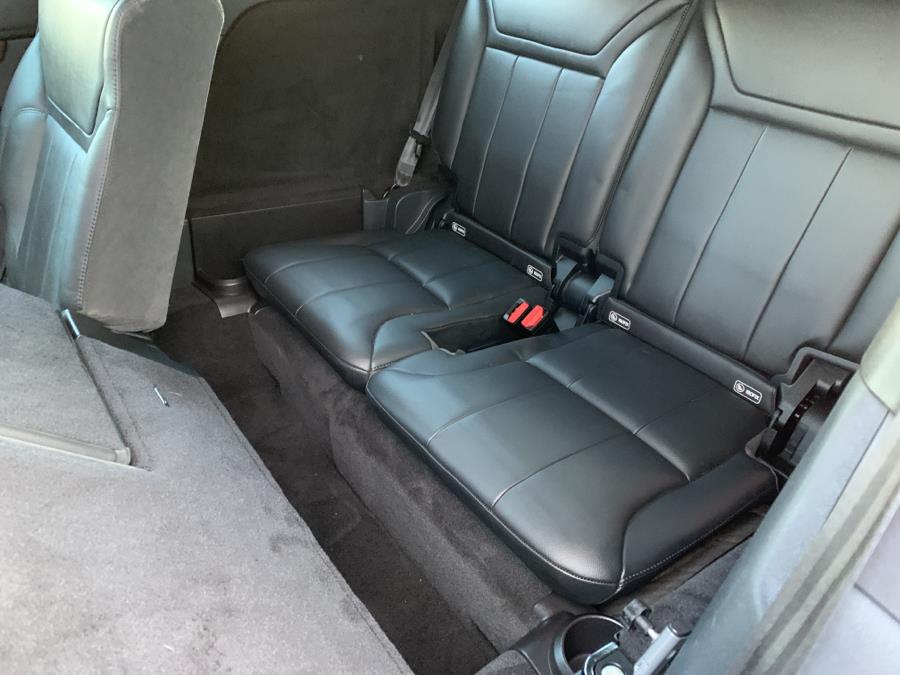 2017 Land Rover Discovery HSE Td6 Diesel, available for sale in Milford, Connecticut | Dealertown Auto Wholesalers. Milford, Connecticut 2017 Land Rover Discovery HSE Td6 Diesel, available for sale in Milford, Connecticut | Dealertown Auto Wholesalers. Milford, Connecticut