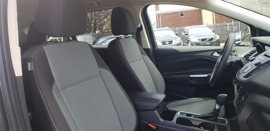 2017 Ford Escape SE 4WD, available for sale in Little Ferry, New Jersey | Victoria Preowned Autos Inc. Little Ferry, New Jersey 2017 Ford Escape SE 4WD, available for sale in Little Ferry, New Jersey | Victoria Preowned Autos Inc. Little Ferry, New Jersey