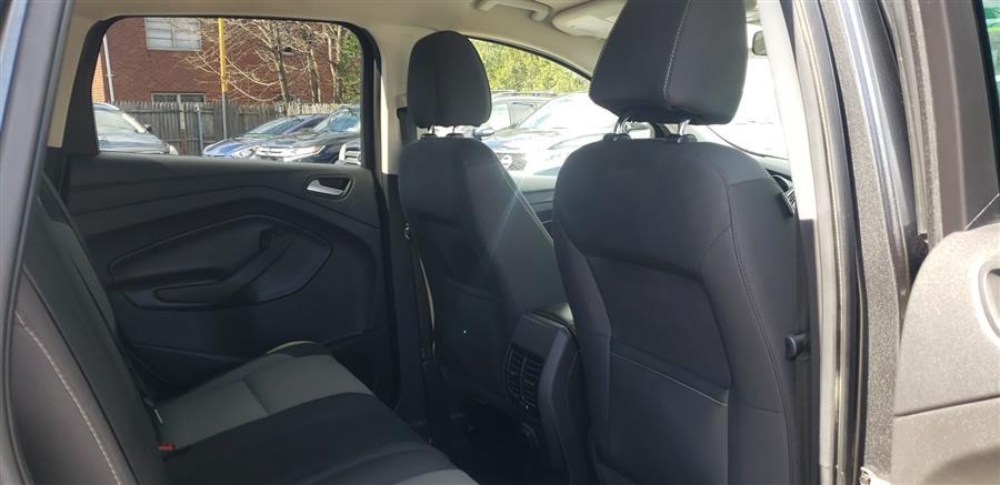 2017 Ford Escape SE 4WD, available for sale in Little Ferry, New Jersey | Victoria Preowned Autos Inc. Little Ferry, New Jersey 2017 Ford Escape SE 4WD, available for sale in Little Ferry, New Jersey | Victoria Preowned Autos Inc. Little Ferry, New Jersey