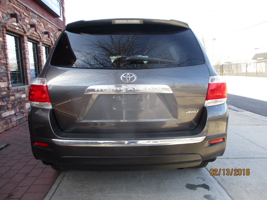 Used Toyota Highlander 4WD 4dr V6 Base 2011 | South Shore Auto Brokers & Sales. Massapequa, New York Used Toyota Highlander 4WD 4dr V6 Base 2011 | South Shore Auto Brokers & Sales. Massapequa, New York