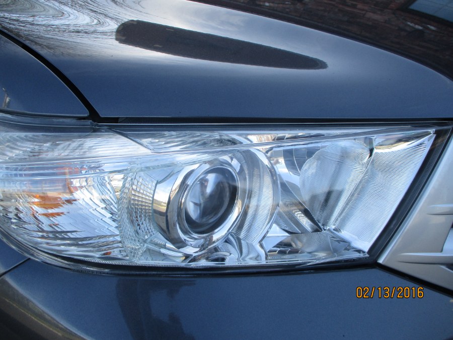 Used Toyota Highlander 4WD 4dr V6 Base 2011 | South Shore Auto Brokers & Sales. Massapequa, New York Used Toyota Highlander 4WD 4dr V6 Base 2011 | South Shore Auto Brokers & Sales. Massapequa, New York