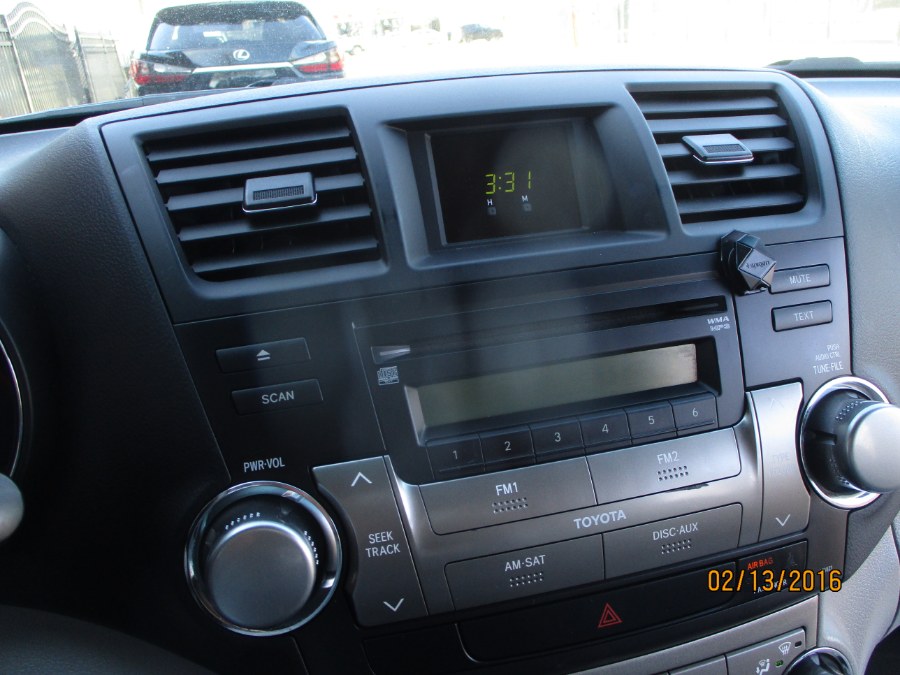 Used Toyota Highlander 4WD 4dr V6 Base 2011 | South Shore Auto Brokers & Sales. Massapequa, New York Used Toyota Highlander 4WD 4dr V6 Base 2011 | South Shore Auto Brokers & Sales. Massapequa, New York