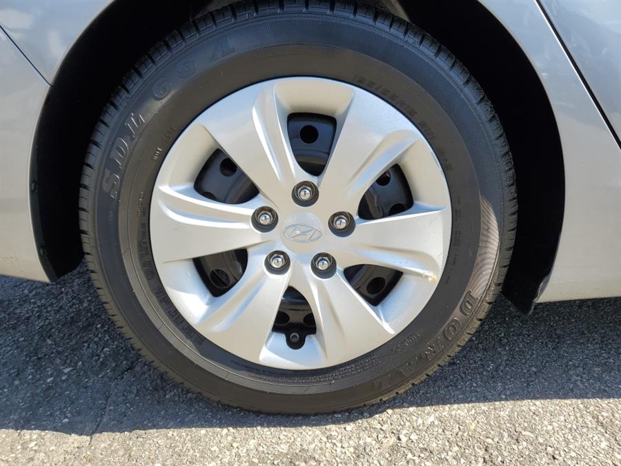 2016 Hyundai Elantra 4dr Sdn Auto SE (Alabama Plant), available for sale in Springfield, Massachusetts | Absolute Motors Inc. Springfield, Massachusetts 2016 Hyundai Elantra 4dr Sdn Auto SE (Alabama Plant), available for sale in Springfield, Massachusetts | Absolute Motors Inc. Springfield, Massachusetts