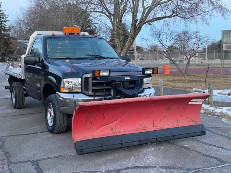 2004 Ford Super Duty F-350 SRW Reg Cab 137" XL 4WD, available for sale in Plainville, Connecticut | Choice Group LLC Choice Motor Car. Plainville, Connecticut