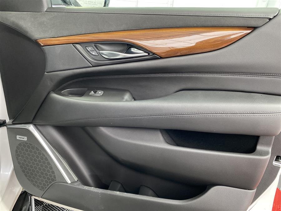 Used Cadillac Escalade Luxury 2020 | Queens Auto Mall. Richmond Hill, New York Used Cadillac Escalade Luxury 2020 | Queens Auto Mall. Richmond Hill, New York